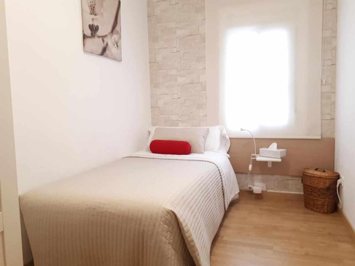 Laura House The Style Airport Bcn Apartment Viladecans Bagian luar foto
